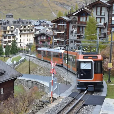 House St-george Cozy With Terrace And View On Village Of Appartement Zermatt